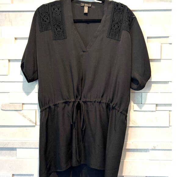 AQUA BLOOMINGDALES Black Crochet Lace Inset Drawstring V-neck Blouse Tunic S - Picture 1 of 6